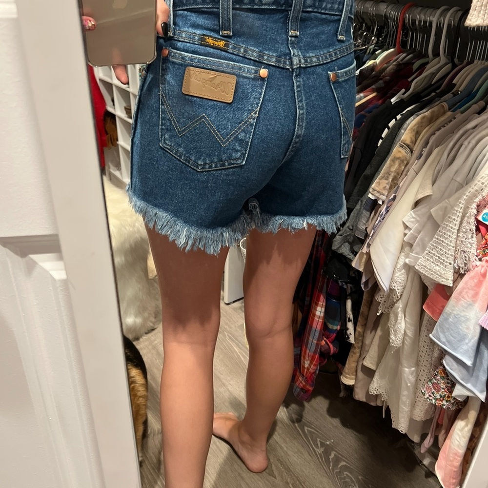 Wrangler Shorts - Picture 3 of 8